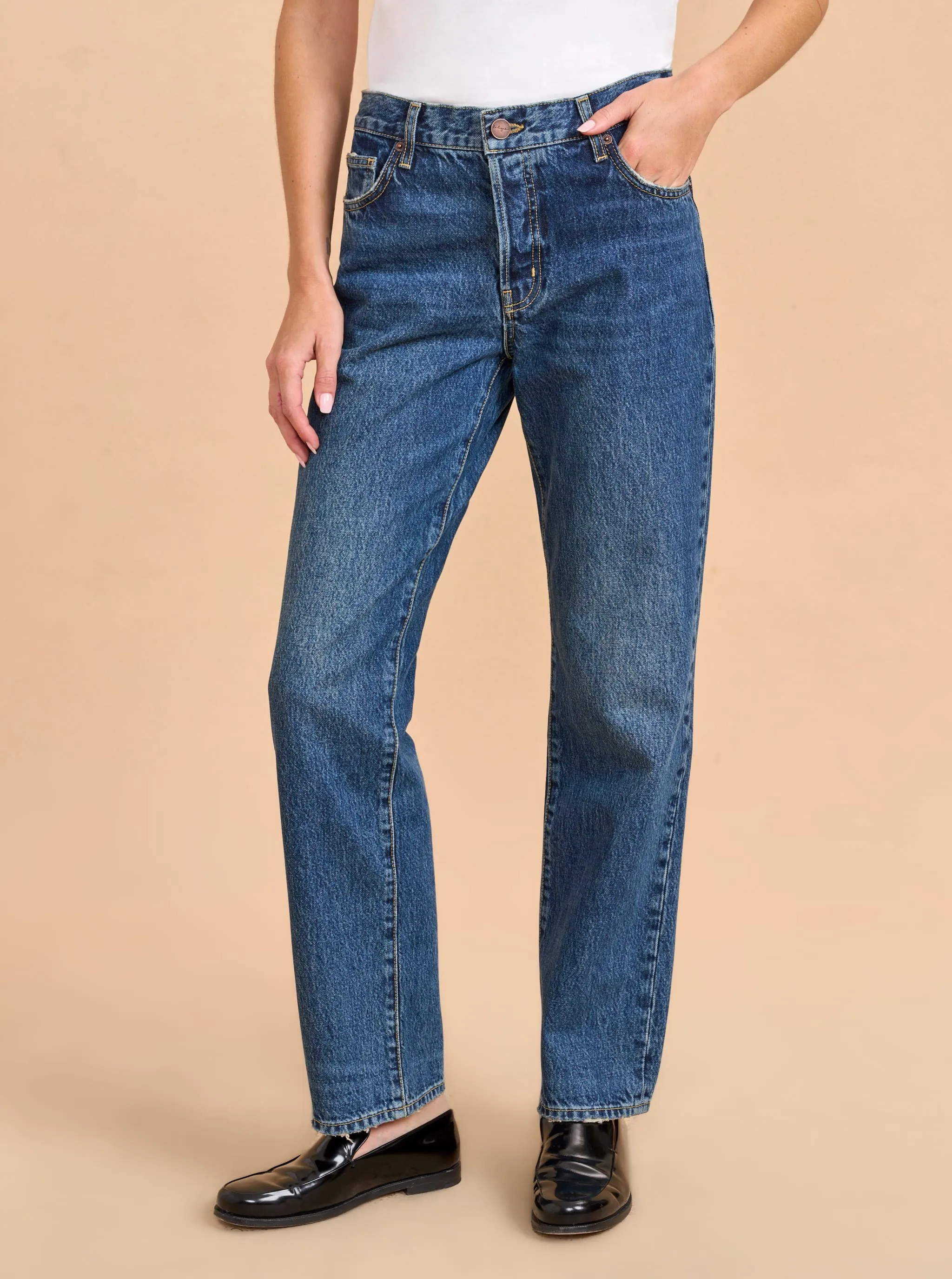 François Mid-Rise Boyfriend Straight Jean