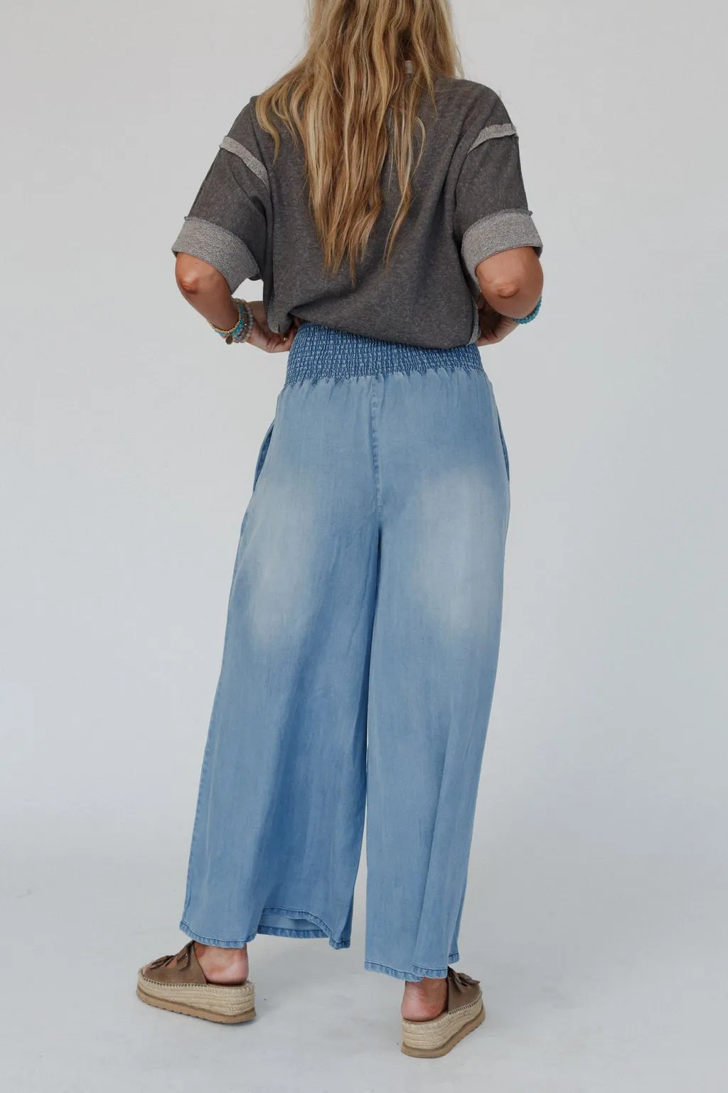 Free Falling Wide Leg Pants - Light Denim