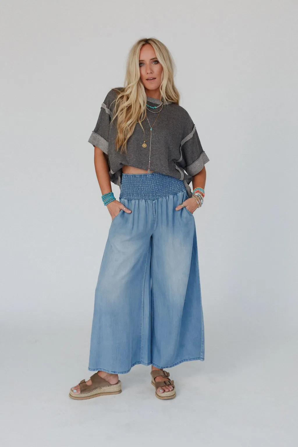 Free Falling Wide Leg Pants - Light Denim