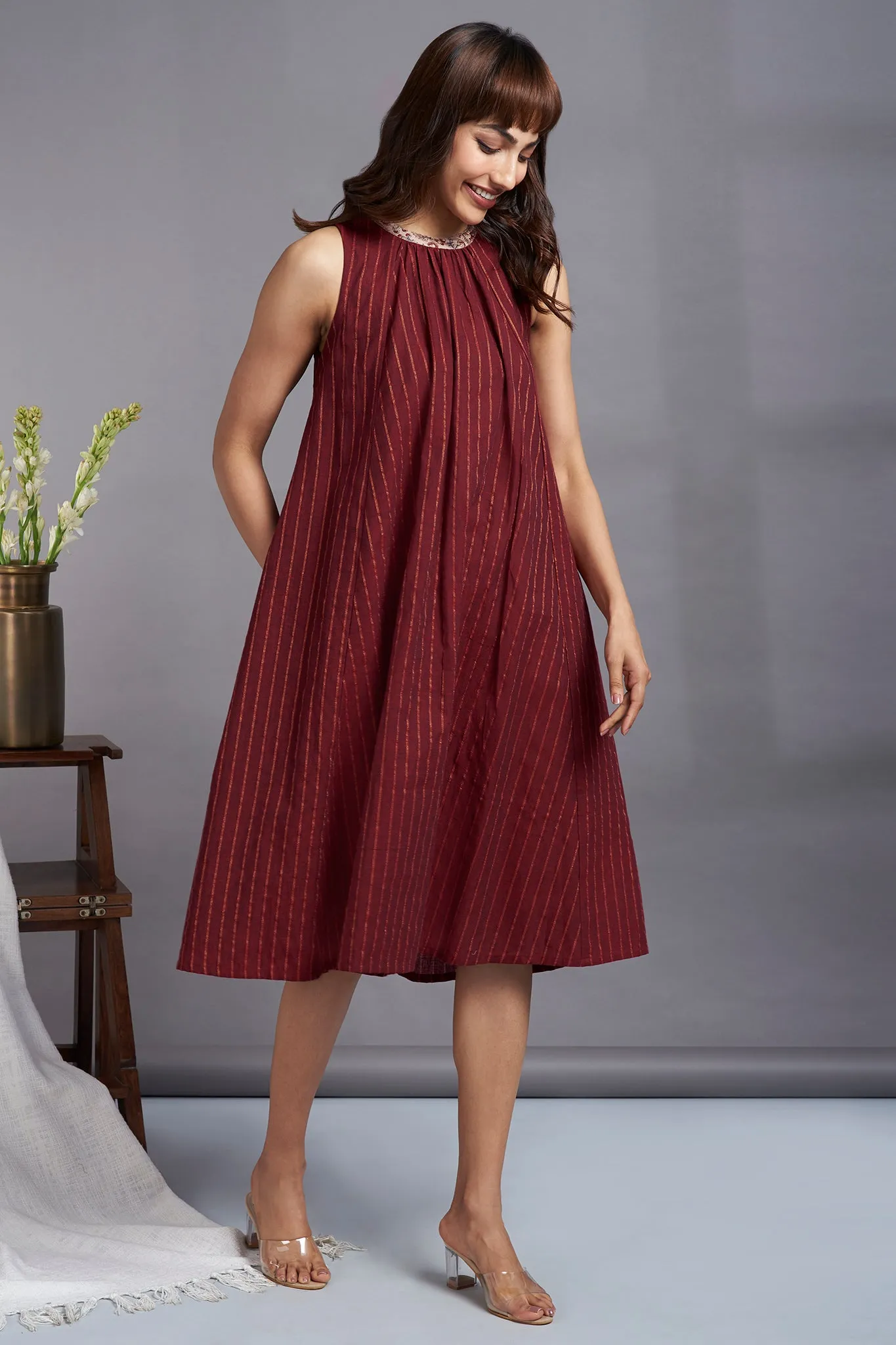 marsala valley - sleeveless crew neck gather dress with gold lines