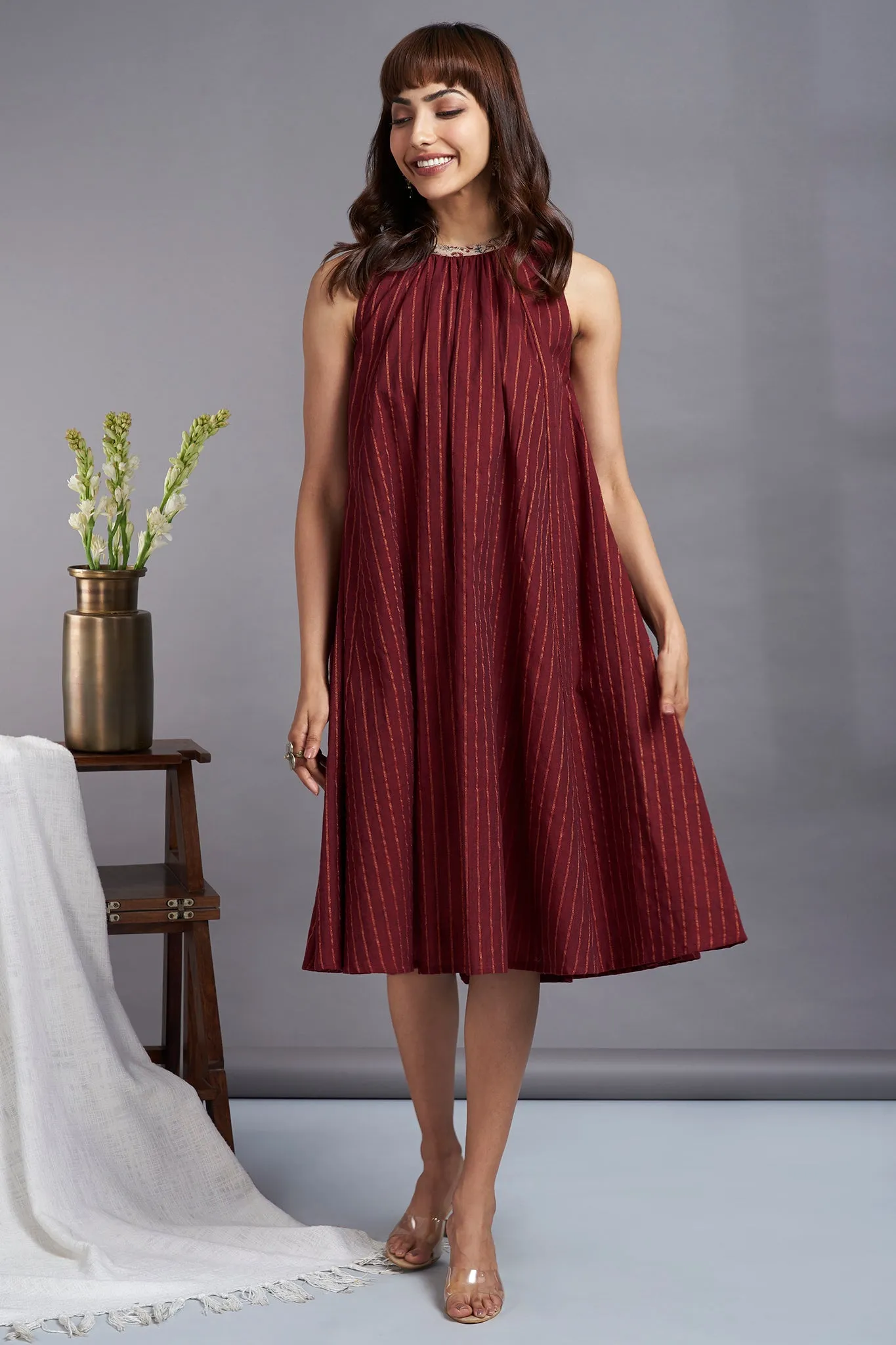 marsala valley - sleeveless crew neck gather dress with gold lines