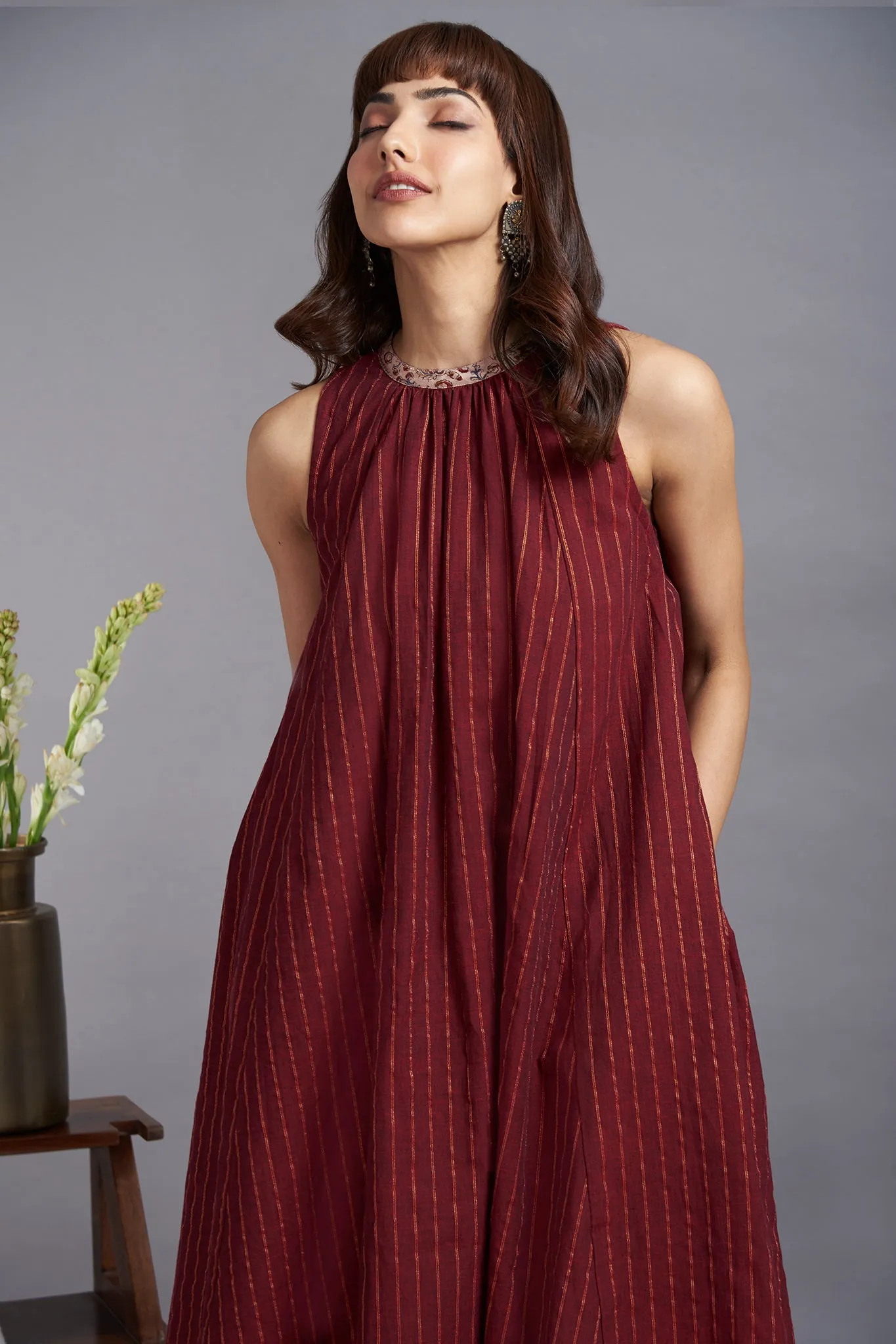 marsala valley - sleeveless crew neck gather dress with gold lines