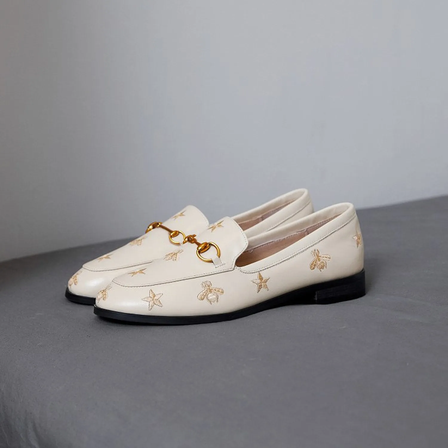 Women Classic Bee and Star Leather Loafers