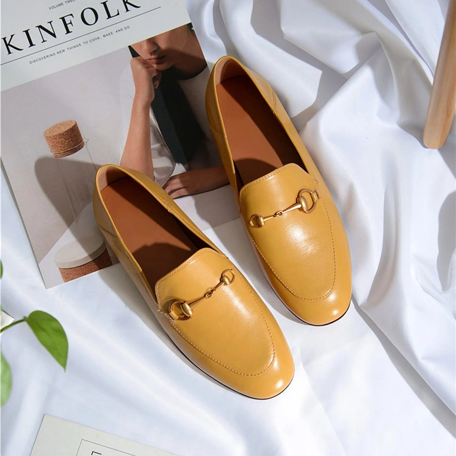 Women Classic Metal Buckle Leather Loafers Flat Shoes